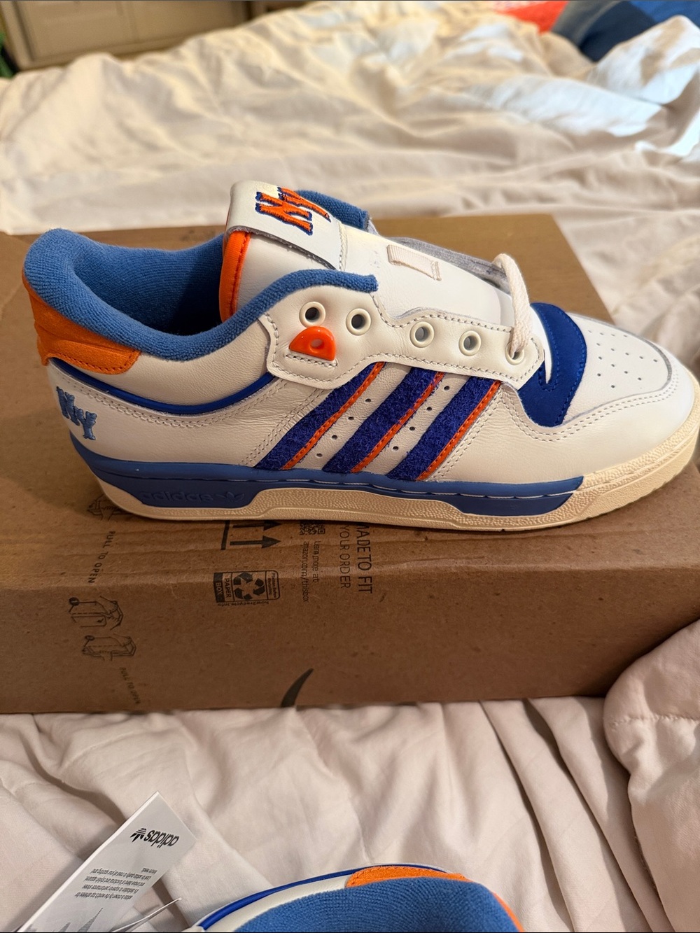 adidas Rivalry Low - FR 40/US 7 New York Knicks orange blue & white sneakers - Picture 5 of 17